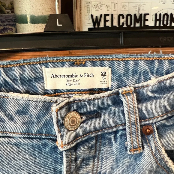 Abercrombie & Fitch women’s the Dad high rise jean size 28/6R - Picture 5 of 12
